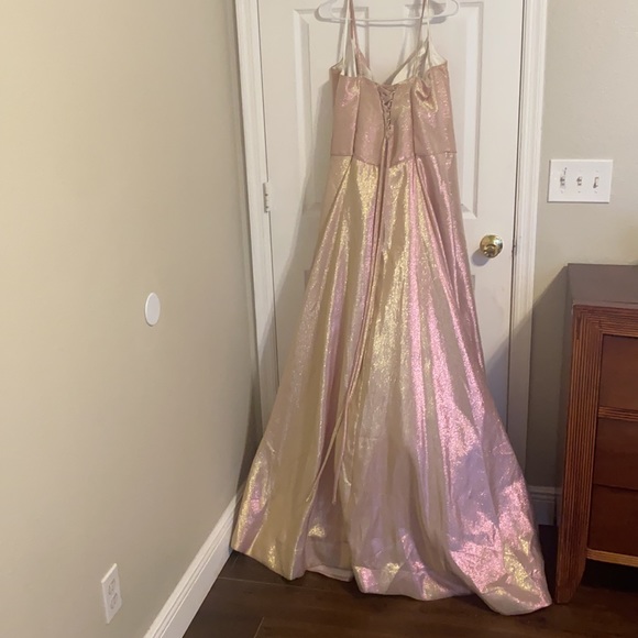 Pink shimmering long dress size 20 - Picture 2 of 8